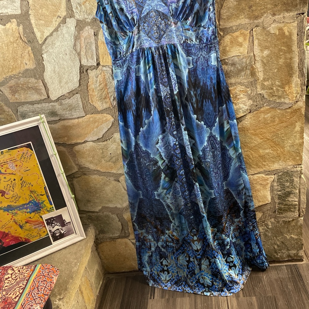 World Unity Patterned Maxi Dress - Picture 4 of 7